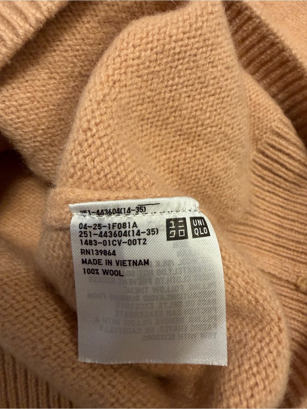 Uniqlo Wool Sweater - Picture 4 of 5